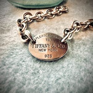 Tiffany & Co. Sterling Silver Return to Oval Tag Bracelet
